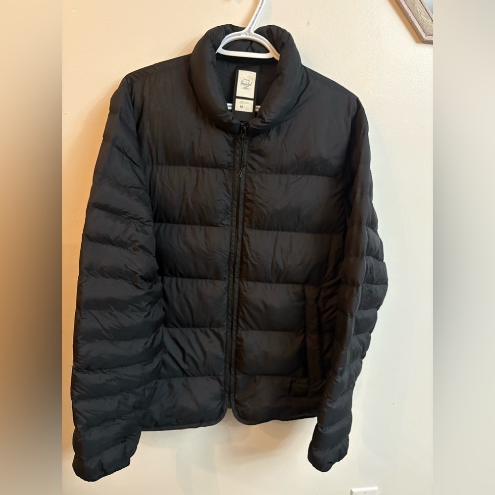 Hershel black puffer 3 seasons size medium